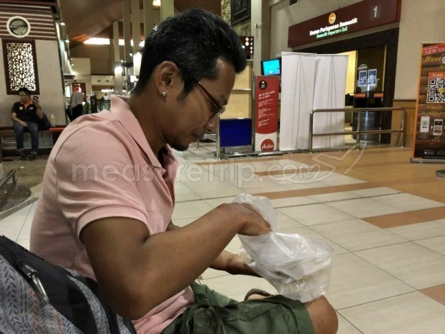 [マレーシアの秘境離島・レダン島GW旅行記66] どうしてマレーシアの地方空港にたこ焼き屋さんがあるの？ｗ
