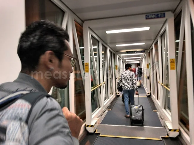 [マレーシアの秘境離島・レダン島GW旅行記71] クアラルンプール国際空港 KLIA2 国内線から国際線への乗継方法は非常に簡単。