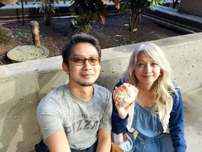 [ハワイ最後の楽園「モロカイ島」旅行記102] フィリピンのふわっつふわの菓子パンEnsaymada（エンサイマーダ）とスパムむすびで朝ごはん♪