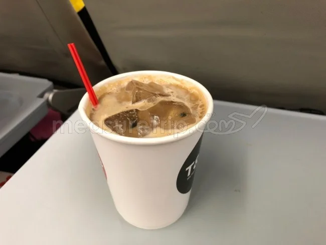 [憧れのラニカイビーチに泊まるハワイ旅行記9] エアアジアのハワイ線。おすすめのドリンクメニューはこれだ！