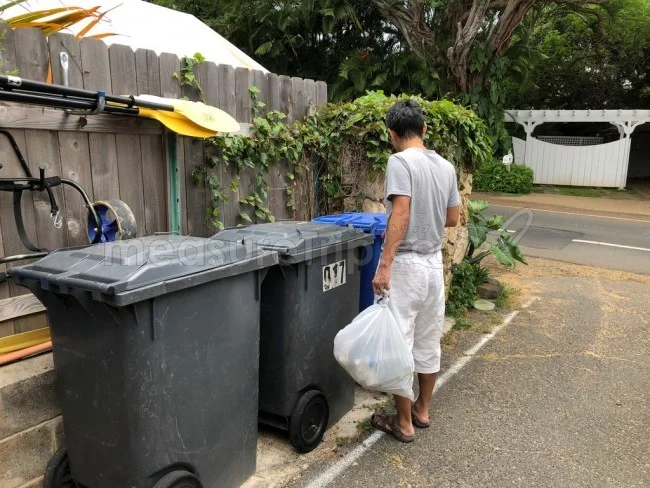 [憧れのラニカイビーチに泊まるハワイ旅行記22] 生まれて初めて丸ごとパイナップルを切ってみた。