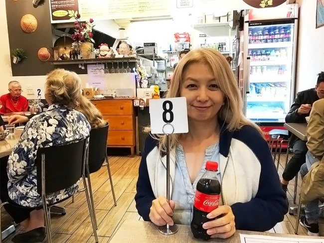 【海外旅行LIVE | 18年9月15日】パースでタイ料理。そのお味は？