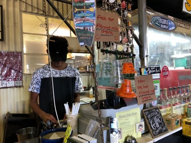 [憧れのラニカイビーチに泊まるハワイ旅行記32] アイランド・エックス・ハワイのコーヒー味シェイブアイス（かき氷）