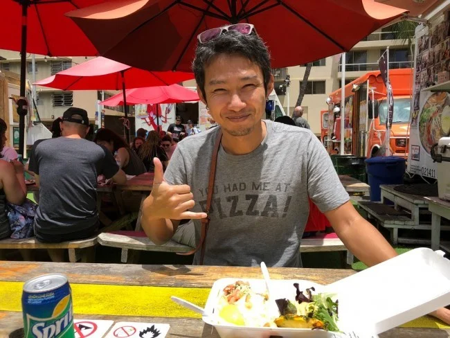 [マリオット・プラチナチャレンジ物語82] ワイキキ・フードトラック「パウハナ・マーケット（現在は閉業）」でガーリックシュリンプ♪