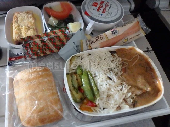 エミレーツ航空 エアバス A380 エコノミークラス / 搭乗記