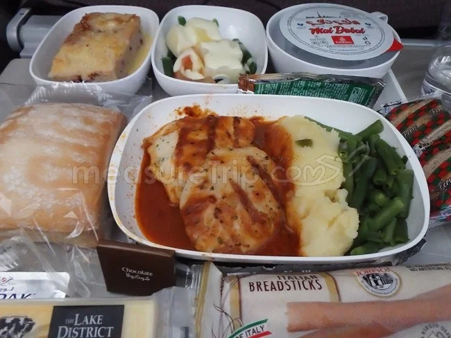 エミレーツ航空 エアバス A380 エコノミークラス / 搭乗記