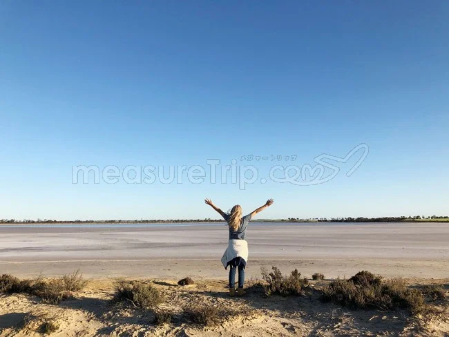 [野生のカンガルーがいる世界一のビーチを目指して！西オーストラリア・ロングドライブ旅行記46] 突然現れた絶景スポット「レイク・グレース（グレース湖）」