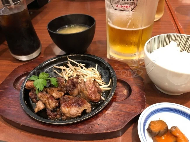 [ベトジェットで行くベトナム・ハノイ旅行記5] 朝の関空・ぼてぢゅうは、開店前から列ができるほど大人気！