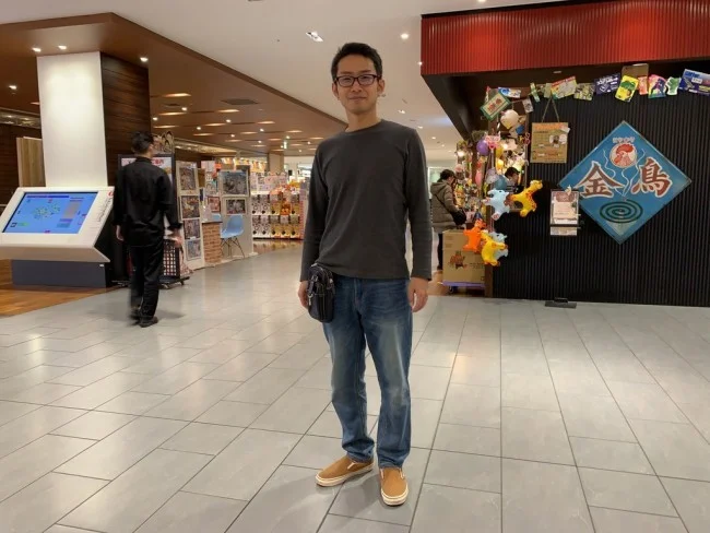 旅行先でのおすすめ革製メンズバッグ！悪目立ちしないタイプはどれ？