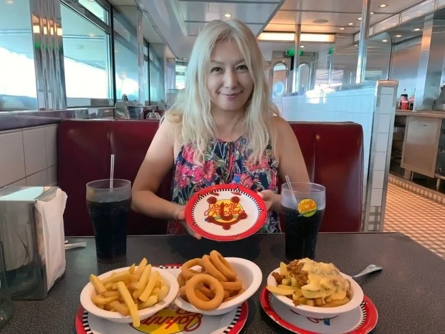 ロイヤルカリビアン ボイジャー・オブ・ザ・シーズのハンバーガーレストラン「Johnny Rockets」