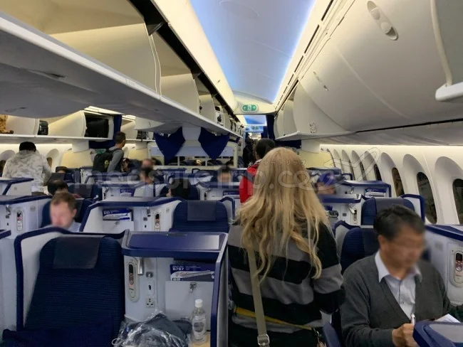 ANA国際線 B787-9 エコノミークラス 羽田⇔シンガポール / 搭乗記