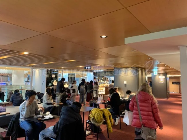 [ボイジャー・オブ・ザ・シーズで行く東南アジア・クルーズ旅行記6] 伊丹空港の朝方に唯一開いてるお店「ディーンアンドデルーカ」
