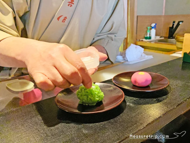【京都観光 おすすめ】格安で京都 和菓子を目の前で実演&抹茶を堪能!老舗の京菓子店・鶴屋吉信【京都 和菓子 おすすめ】