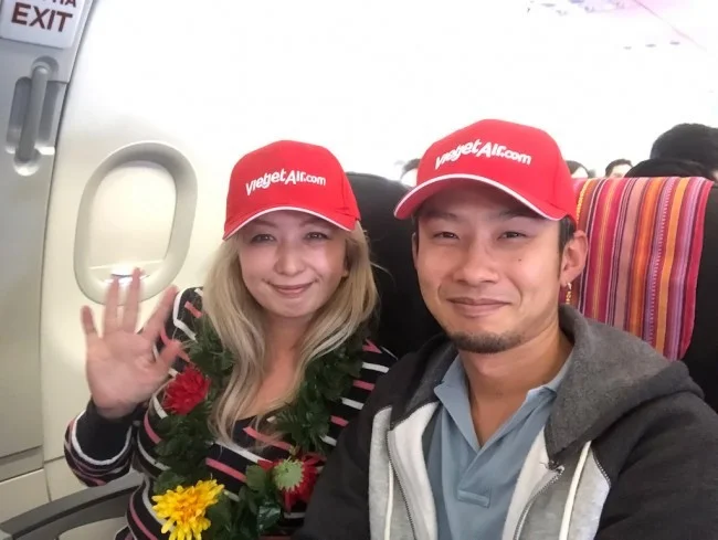 [ベトジェットで行くベトナム・ハノイ旅行記8] ベトジェットエアの機内ショーが始まる！え？ビキニじゃないの？ｗ