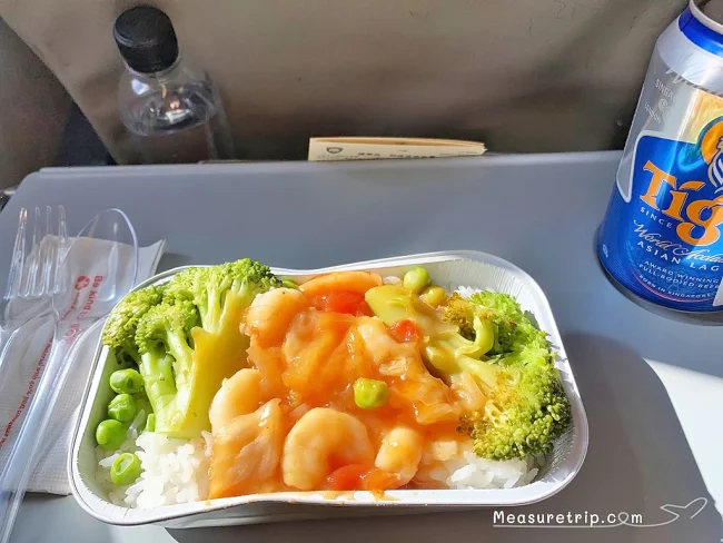 【実体験レポート】エアアジアX・ハワイ線の機内の様子と座席シートの広さ / LCC AirAsia