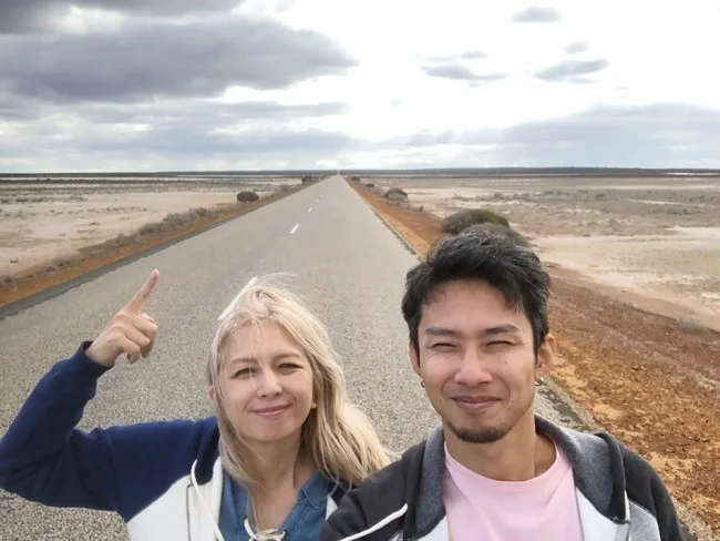 [野生のカンガルーがいる世界一のビーチを目指して！西オーストラリア・ロングドライブ旅行記60] KING湖（LAKE KING）を走り抜けて・・・二人の約束