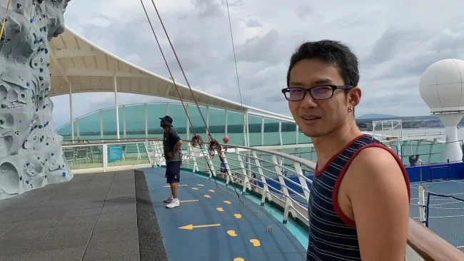 [ボイジャー・オブ・ザ・シーズで行く東南アジア・クルーズ旅行記39] はじめてのロッククライミング。後もう少しのところで・・・。