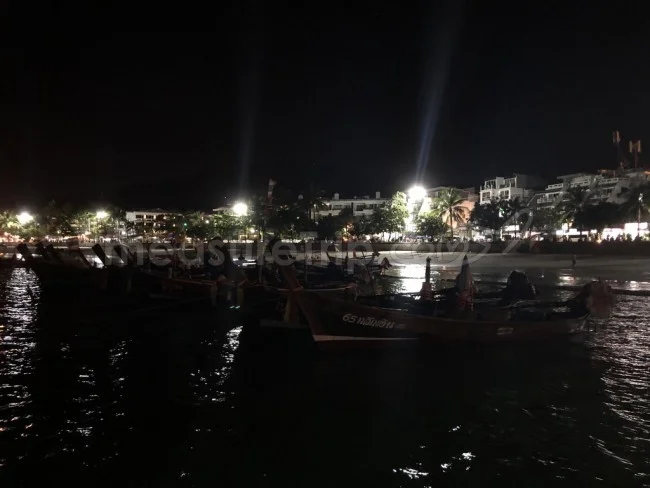 [ボイジャー・オブ・ザ・シーズで行く東南アジア・クルーズ旅行記53] プーケット・パトンビーチの夜はまだまだこれからみたいだけど、クルーズ船に戻ろう。
