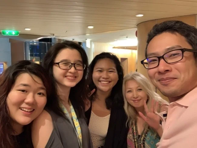 [ボイジャー・オブ・ザ・シーズで行く東南アジア・クルーズ旅行記56] 夜のプロムナードカフェで夜食タイム。