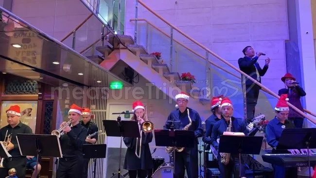 [ボイジャー・オブ・ザ・シーズで行く東南アジア・クルーズ旅行記59] ミヅキにクリスマスプレゼントのキップリングのバッグを買う。