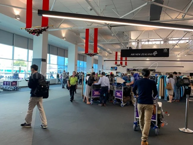 ニュージーランド航空はセルフチェックイン方式。国際線乗り継ぎの場合の荷物の重さはどうなるの？