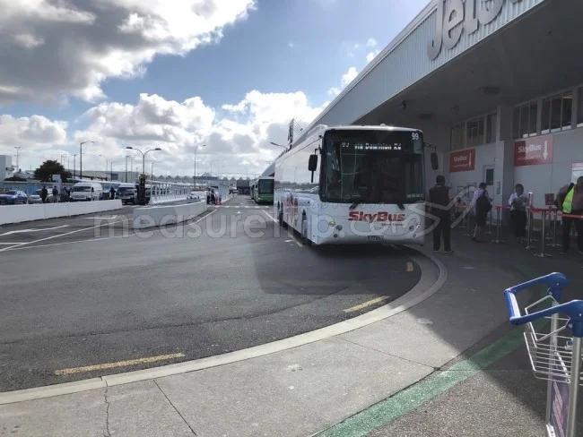 オークランド空港 国際線⇔国内線の乗り継ぎ / 移動方法