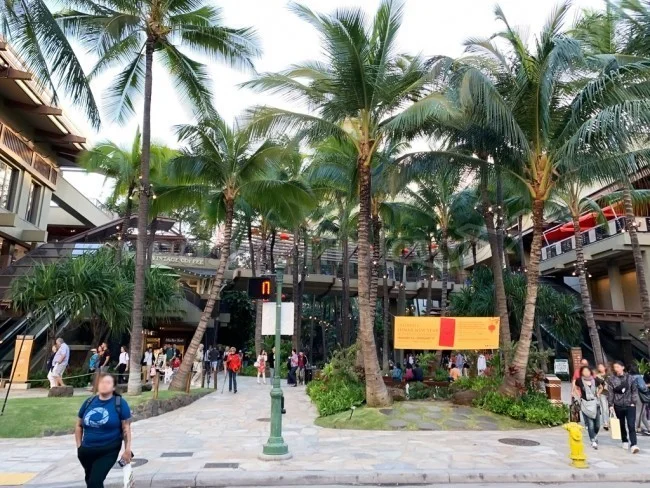 ワイキキの中心!ロイヤルハワイアンセンターのフードコート価格帯