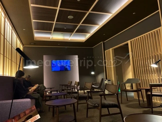 神戸の温泉付きおすすめホテル「神戸ベイシェラトン」の 六甲温泉「濱泉 / はまいずみ」&湯上りラウンジの口コミ / レビュー