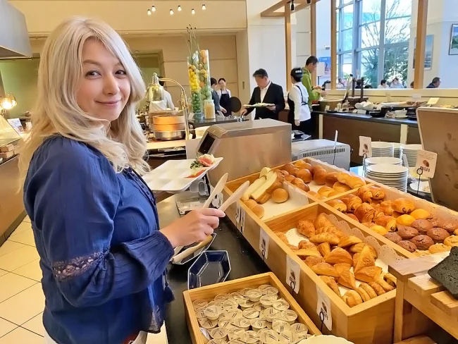 神戸ベイシェラトンホテルの朝食ビュッフェはめちゃ豪華！レストラン「ガーデンカフェ」の朝食ビュッフェの口コミ / レビュー