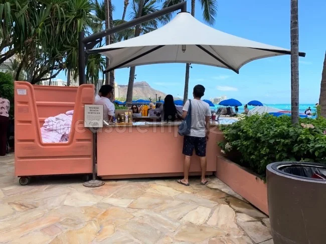 ロイヤルハワイアンホテル宿泊者限定!ワイキキビーチのピンクパラソル