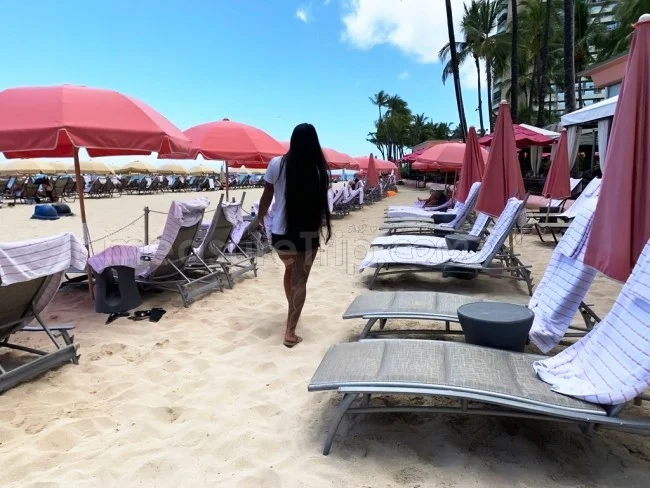 ロイヤルハワイアンホテル宿泊者限定!ワイキキビーチのピンクパラソル