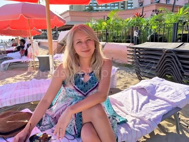 ロイヤルハワイアンホテル宿泊者限定!ワイキキビーチのピンクパラソル