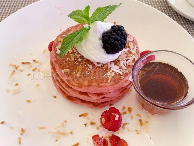 【ハワイ 朝食 おすすめ】ピンクパンケーキが大人気！ロイヤルハワイアンホテル 朝食【ハワイ 人気 朝食】