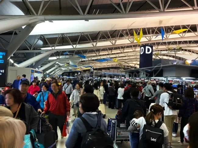 【海外旅行 ガイド】国際線 空港到着時間はいつがいい?【国際線 何時間前】