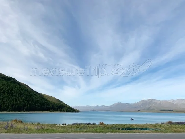 [年末年始のニュージーランド・テカポ湖に世界一の星空を見に行く旅行記36] 目の前にテカポ湖を臨む「Lake Tekapo Motels and Holiday Park」