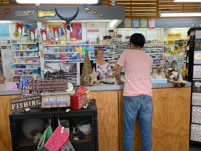 [年末年始のニュージーランド・テカポ湖に世界一の星空を見に行く旅行記46] トワイゼルの薬局は雑貨屋さんみたいな雰囲気