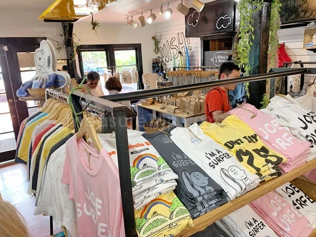 ハワイ・ノースショアのスヌーピーサーフショップでTシャツゲット！