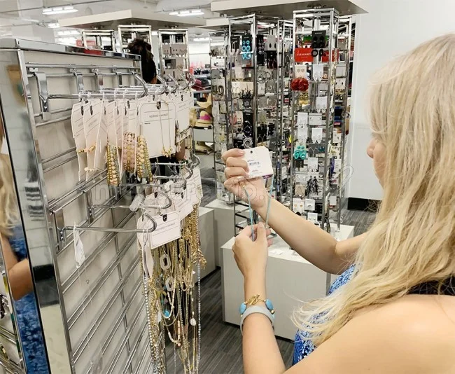 【ハワイ 買い物】レジの前に注意！ノードストロームラックでブランドのアロハもKEENキーンもアクセサリーも激安でゲット！戦利品 公開【ハワイ おすすめ】