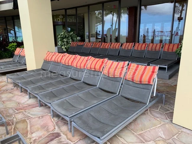 シェラトン・ワイキキ ホテル自慢のインフィニティプール!