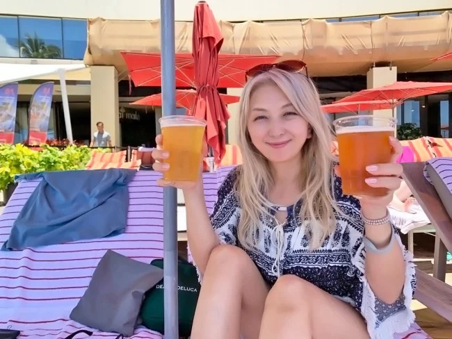 シェラトン・ワイキキ ホテル自慢のインフィニティプール!