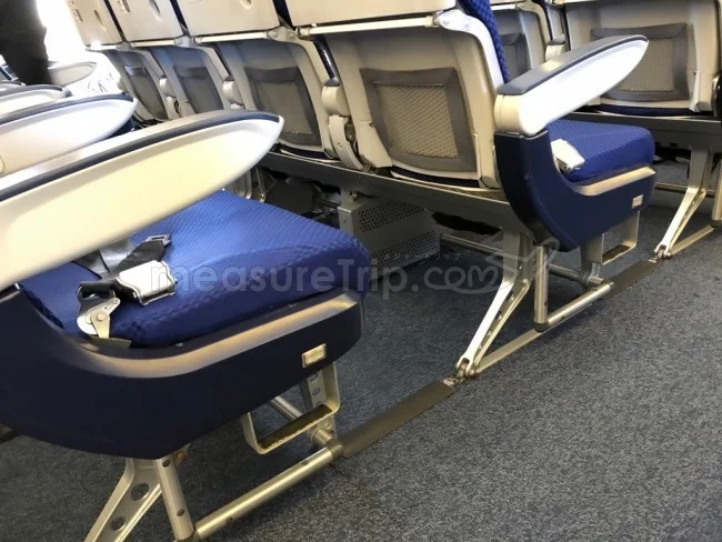 ANA国内線 B772 エコノミークラス 大阪⇔新千歳 / 搭乗記