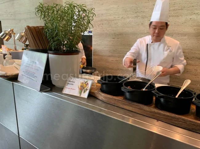 シェラトン タワーズ シンガポール レストランでの朝食ビュッフェ