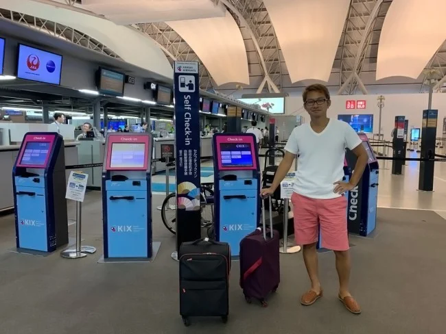 [海外仕様のiPhoneを求めてシンガポール旅行記2] シンガポール出発の日。涼しくなってきたけど真夏の服装で関空にGO！