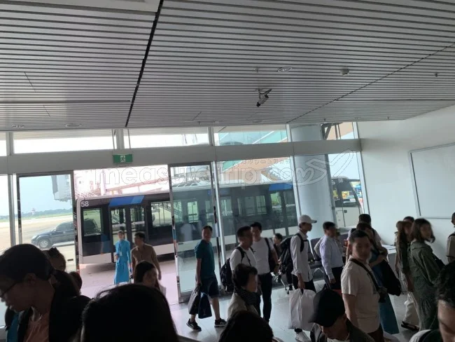 [海外仕様のiPhoneを求めてシンガポール旅行記5] ベトナム・タンソンニャット国際空港での乗り継ぎ