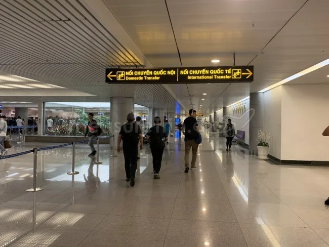 [海外仕様のiPhoneを求めてシンガポール旅行記5] ベトナム・タンソンニャット国際空港での乗り継ぎ