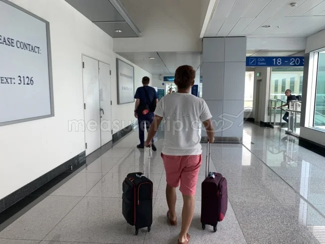 [海外仕様のiPhoneを求めてシンガポール旅行記5] ベトナム・タンソンニャット国際空港での乗り継ぎ