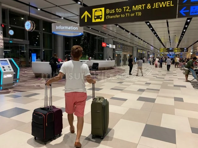 [海外仕様のiPhoneを求めてシンガポール旅行記8] シンガポール・チャンギ国際空港に到着！ジュエルに急げ！