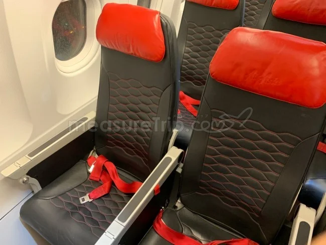 エアアジア 国際線（モルディブ MLE→マレーシア KUL - AK73便 / A320） エコノミークラス・ホットシートを搭乗レビュー！【飛行機の搭乗記】