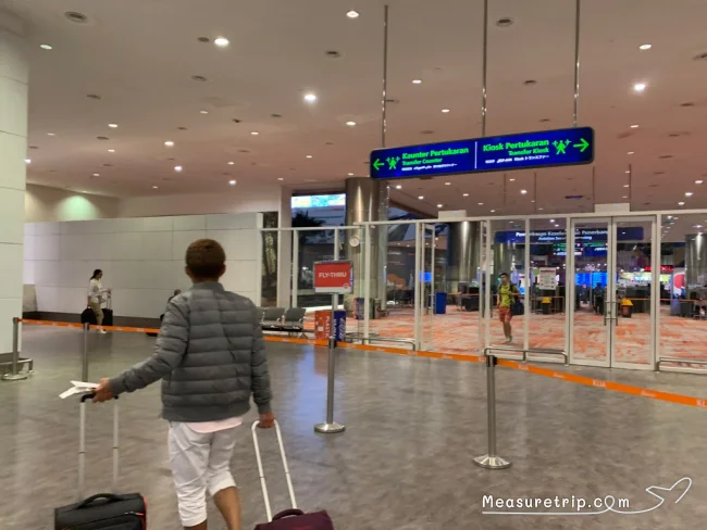 エアアジア RED LOUNGE - レッドラウンジ ＠クアラルンプール KLIA2