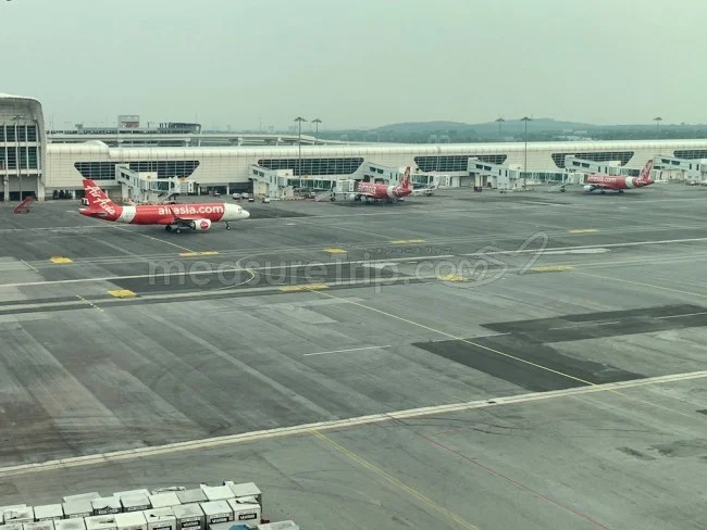 エアアジア RED LOUNGE - レッドラウンジ ＠クアラルンプール KLIA2